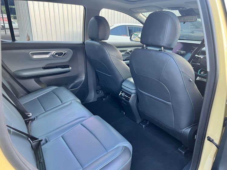 ยี่ห้ออื่นๆ รุ่นอื่นๆ 2023 รุ่นย่อยอื่นๆ Sedan ไฟฟ้า เกียร์อัตโนมัติ เหลือง รูปที่ 4