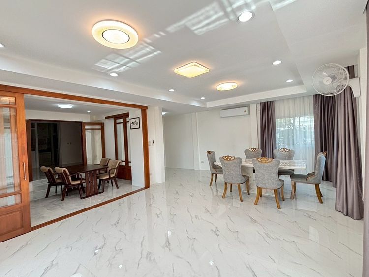 ให้เช่าบ้านพร้อมอยู่ 82 ตร.ว. 61,000 บาทต่อเดือน รวมค่าส่วนกลาง