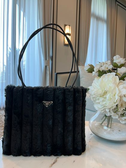 PRADA 𝗚𝗪𝗣 𝗦𝗵𝗲𝗮𝗿𝗹𝗶𝗻𝗴 𝗧𝗼𝘁𝗲 𝗕𝗮𝗴ของเเถมจากเคาร์เตอร์เครื่องสำอางค์นะคะ