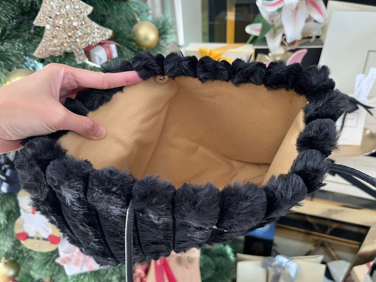 PRADA 𝗚𝗪𝗣 𝗦𝗵𝗲𝗮𝗿𝗹𝗶𝗻𝗴 𝗧𝗼𝘁𝗲 𝗕𝗮𝗴ของเเถมจากเคาร์เตอร์เครื่องสำอางค์นะคะ รูปที่ 2