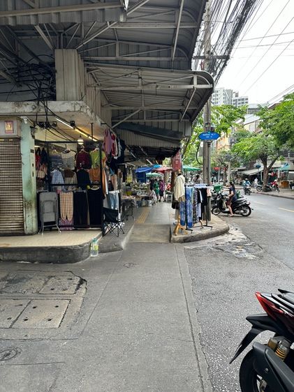 ตึกแถว 2 ห้อง เพียง 3.8 ล้าน เดิม 4.9 ล้าน