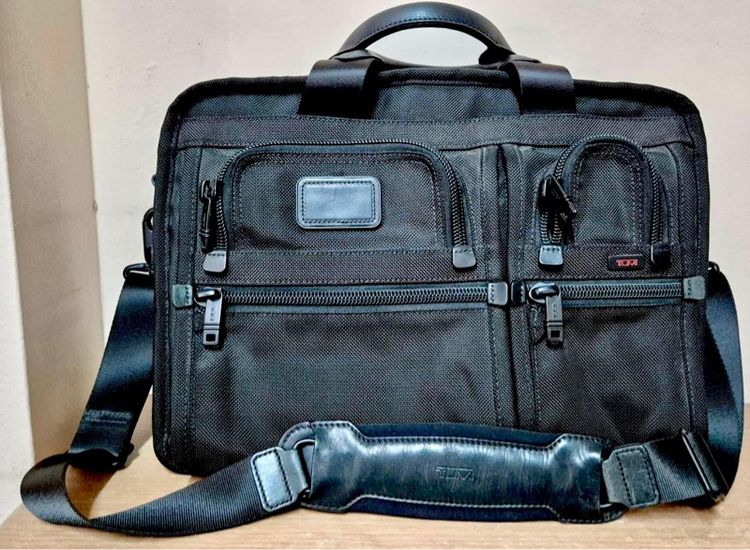 ชาย ดำ ไนล่อน ขายกระเป๋าทำงานแท้ ✅TUMI Alpha Bravo✅