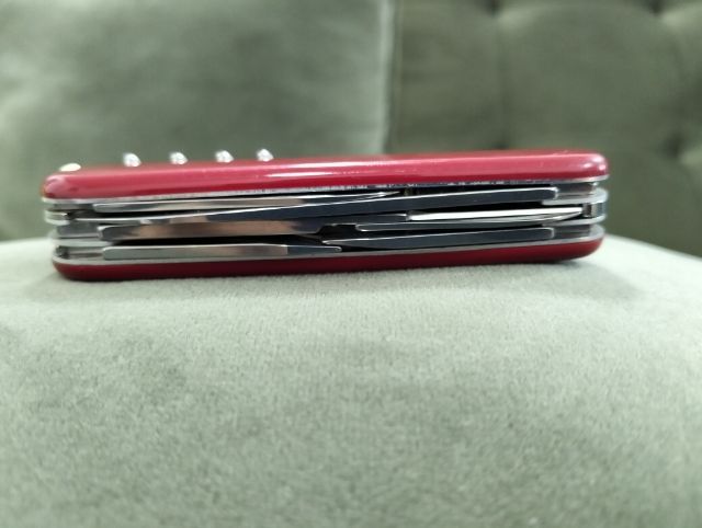 Victorinox Climber 91mm.มีดสวิสแท้มือสองสภาพสวย14ฟังก์ชั่นการใช้งานเครื่องมือสวยครบคมเดิมประกับแน่นกระชับแหนบไม้จิ้มฟันครบ รูปที่ 2