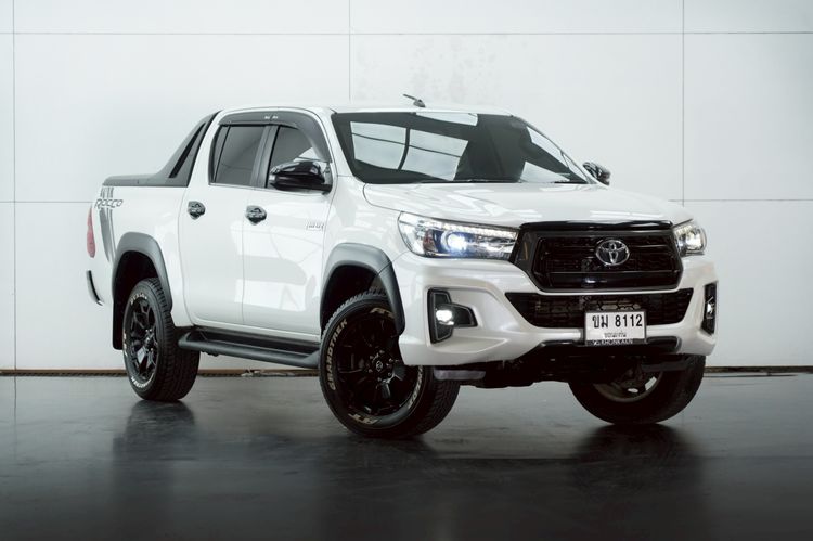 รถ Toyota Hilux Revo 2.4 Prerunner G Rocco สี ขาว