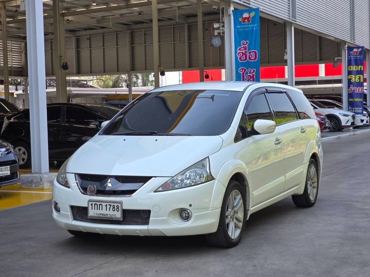 Mitsubishi Space Wagon 2010 2.4 GT Sedan เบนซิน ไม่ติดแก๊ส เกียร์อัตโนมัติ ขาว รูปที่ 3