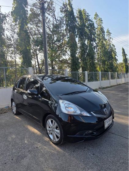 รถ Honda Jazz 1.5 V i-VTEC สี ดำ