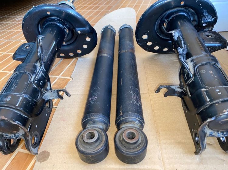 โช๊ครอบคัน Nissan Juke รูปที่ 4