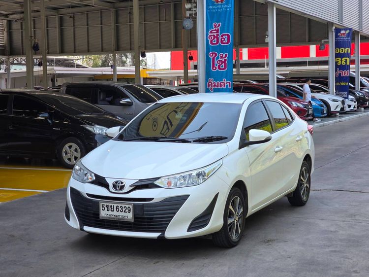 Toyota Yaris ATIV 2019 1.2 E Sedan เบนซิน ไม่ติดแก๊ส เกียร์อัตโนมัติ ขาว รูปที่ 3