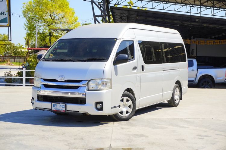 รถ Toyota Commuter 3.0 สี เทา