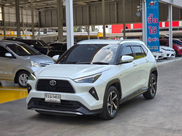 Toyota Yaris Cross 2023 1.5 HEV Premium Sedan เบนซิน ไม่ติดแก๊ส เกียร์อัตโนมัติ ขาว รูปที่ 3
