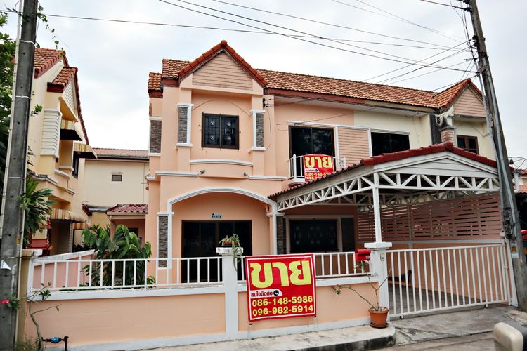 ขายบ้านด่วน หมู่บ้านแสนปรีดา 7 ใกล้ตลาดนัดสนามบินเครือสหพัฒน์ ศรีราชา