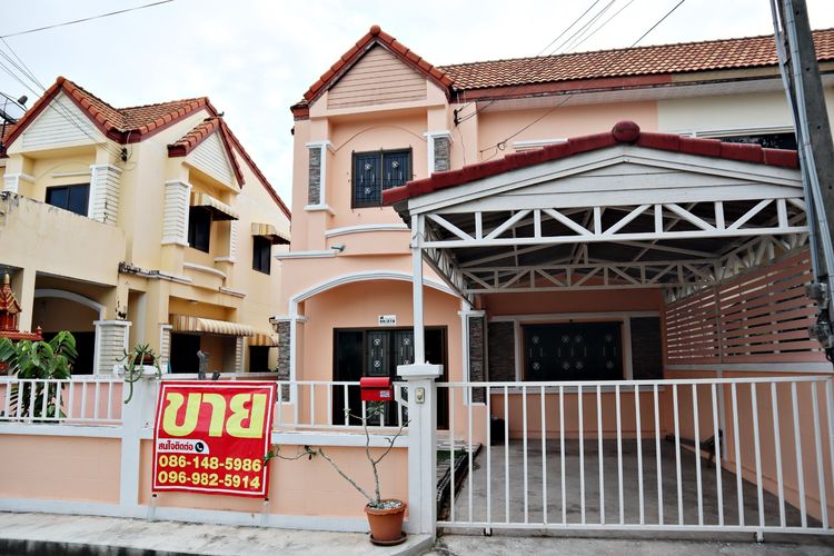 ขายบ้านด่วน หมู่บ้านแสนปรีดา 7 ใกล้ตลาดนัดสนามบินเครือสหพัฒน์ ศรีราชา รูปที่ 2