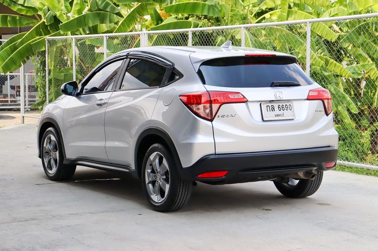 Honda HR-V 2014 1.8 E Sedan เบนซิน ไม่ติดแก๊ส เกียร์อัตโนมัติ เทา รูปที่ 4