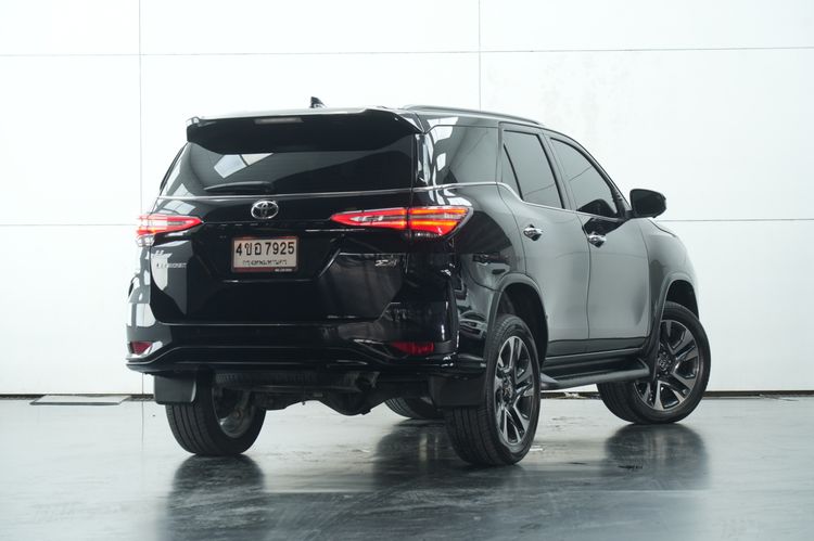 Toyota Fortuner 2021 2.4 Legender 4WD Utility-car ดีเซล ไม่ติดแก๊ส เกียร์อัตโนมัติ ดำ รูปที่ 4