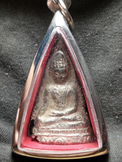 พระท่ามะปรางเนื้อชินเงินสุโขทัยครับ รูปที่ 3