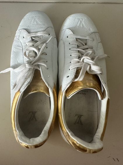 รองเท้าผ้าใบ หลุยส์ รูปที่ 2