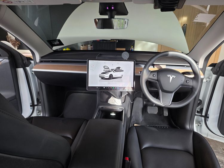 Tesla Model Y 2023 Long Range AWD Sedan ไฟฟ้า เกียร์อัตโนมัติ ขาว รูปที่ 4