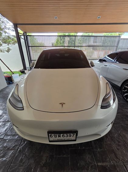Tesla Model Y 2023 Long Range AWD Sedan ไฟฟ้า เกียร์อัตโนมัติ ขาว รูปที่ 2