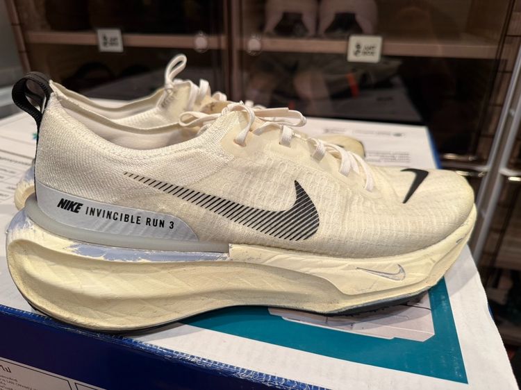 รองเท้าวิ่ง ผู้ชาย ขาว Nike Invincible Run 3  ตัวท็อปสายซัพพอร์ต นุ่มเด้งขั้นเทพ ⚡ ไซซ์ US11 45 - 29cm