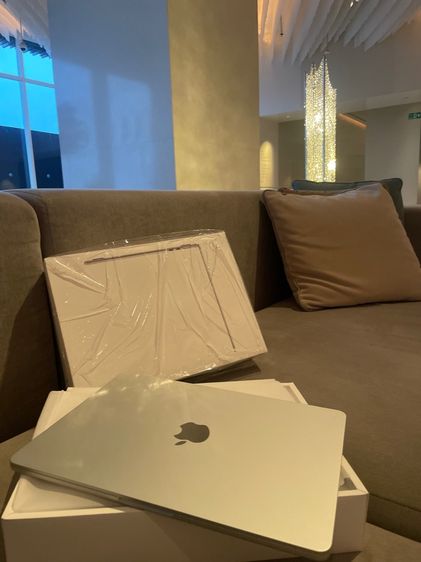 MacBook Air m2 13 นิ้ว 