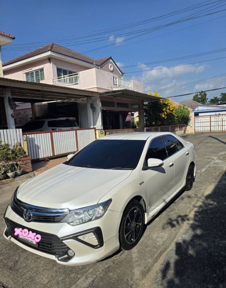 รถ Toyota Camry 2.0 G Extremo สี ขาว