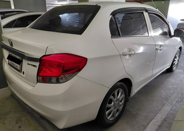 Honda Brio 2014 1.2 Amaze V Sedan เบนซิน เกียร์อัตโนมัติ ขาว รูปที่ 2