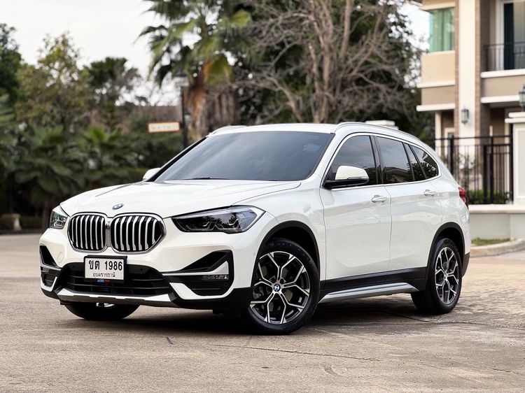 รถ BMW X1 2.0 sDrive20d xLine สี ขาว