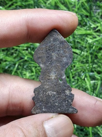 พระเนื้อชินเก่าไม่ทราบกรุ รูปที่ 2