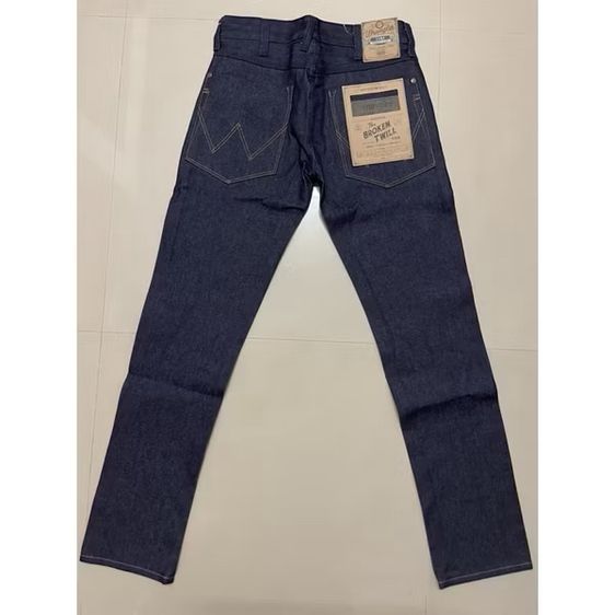 WRANGLER 2F243 มีไซส์ 28,29,30,31,32,33,34,36,38 กางเกงยีนส์ผู้ชาย ผ้าดิบหนังไก่ เอวกลาง ทรงกระบอก ยีนส์ไม่ยืด สียีนส์ แท้ ส่งฟรี รูปที่ 4