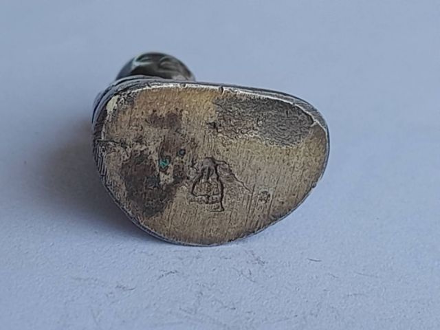  
หลวงพ่อเงิน เสาร์๕ วัดวังจิก รุ่นสร้างหอระฆัง  เนื้อเงิน พศ.2536 ก้นระฆังนิยมหายาก เนื้อเงินนำหนัก17 กรัม
 รูปที่ 8