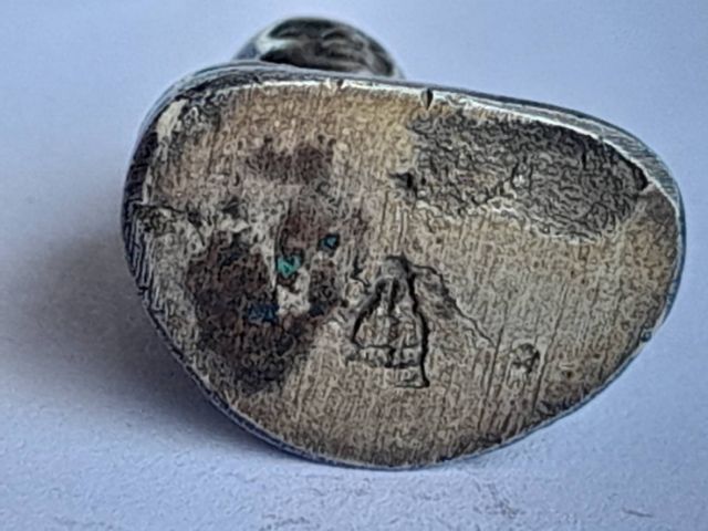  
หลวงพ่อเงิน เสาร์๕ วัดวังจิก รุ่นสร้างหอระฆัง  เนื้อเงิน พศ.2536 ก้นระฆังนิยมหายาก เนื้อเงินนำหนัก17 กรัม
 รูปที่ 7