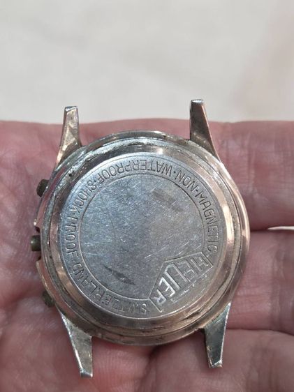vintage Heuer จับเวลาเครื่องออโต้ไม่มีเม็ดมะยมขายตามสภาพ รูปที่ 3