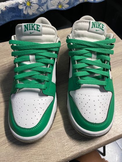 รองเท้า Nike 