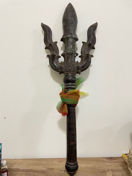 เทพศาสตรา ตรีศูล เนื้อสำริด ศิลปะขอม  รูปที่ 13