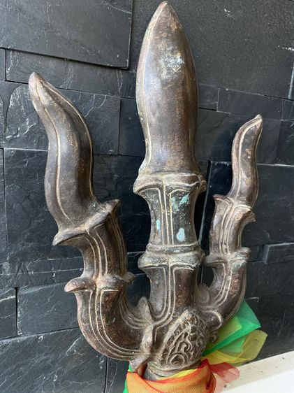 เทพศาสตรา ตรีศูล เนื้อสำริด ศิลปะขอม  รูปที่ 3