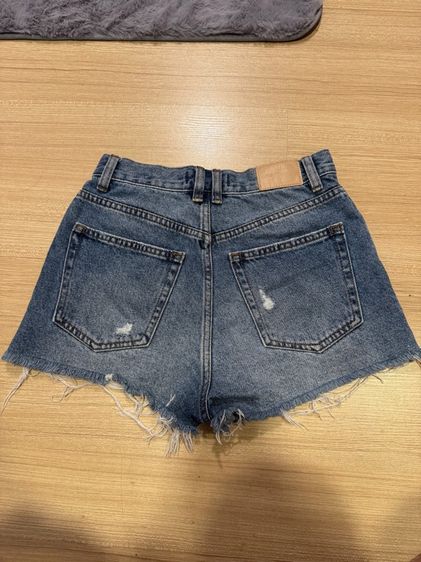 ส่งต่อกางเกงยีนส์ขาสั้นแบรนด์ PullAndBear รูปที่ 2