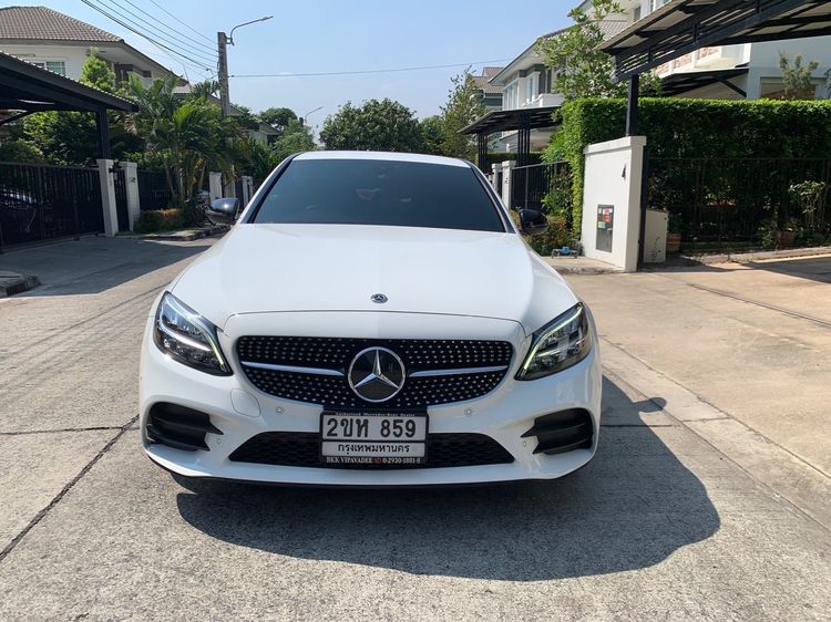 Mercedes-Benz C-Class 2021 C300 Sedan ปลั๊กอินไฮบริด (PHEV) เกียร์อัตโนมัติ ขาว รูปที่ 2