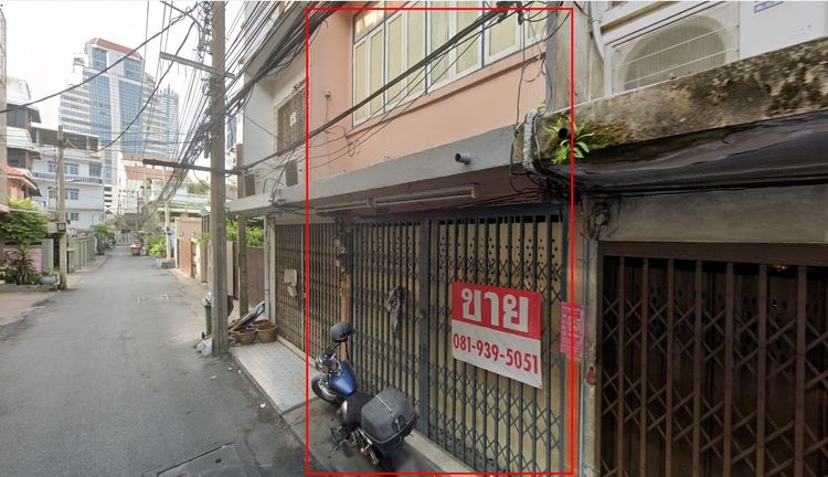 ตึกแถว3ชั้น 3นอน 2ห้องน้ำ ซื้ออยู่ ค้าขาย หรือให้เช่า 1.5กิโลจากBTSช่องนนทรี ออกถนนสุริวงค์ เจริญกรุง  มหาเศรษฐ์ 500เมตรขึ้นทางด่วน 