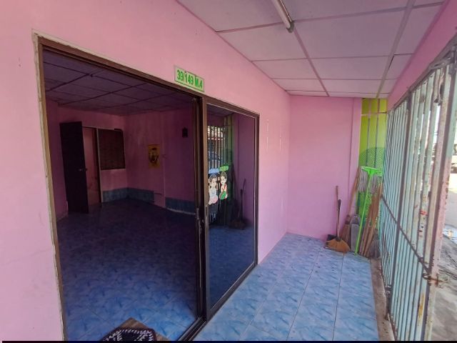 ทฮ.ชั้นเดียวนิคมอมตะนคร ชลบุรี ราคาต่ำกว่าล้าน  ขายตามสภาพ จะอยู่เองหรือนำไปรีโนเวททำกำไร