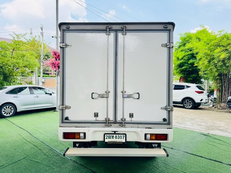 Toyota Hilux Revo 2018 2.4 J Plus Pickup ดีเซล ไม่ติดแก๊ส เกียร์ธรรมดา ขาว รูปที่ 4