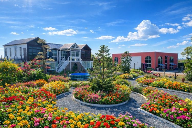 ขาย บ้านสวนคาเฟ่ ติดกรุงเทพ  โกดัง สไตล์ยุโรป บนอาณาจักร 4 ไร่  นครปฐมบางเลน ห่างจาก ดอนเมือง 30 กิโล โดยประมาณ( เจ้าของขายเอง )