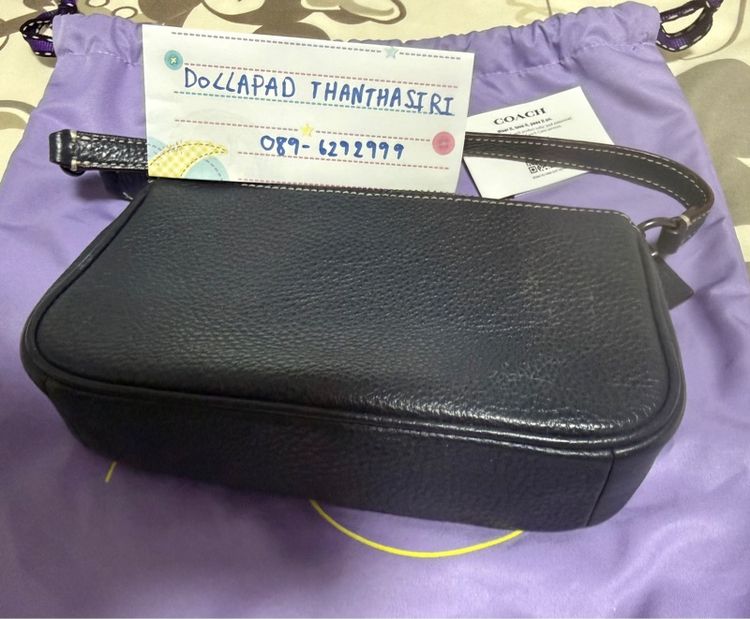 กระเป๋า Coach X Peanuts Snoopy Pebble Leather Snow Globe Nolita 19 Wristlet CE859 รูปที่ 4