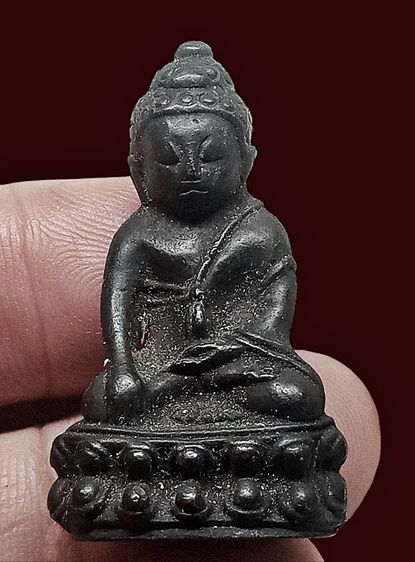 พระกริ่งเก่าองค์พระเขย่ามีเสียงเนื้อโลหะเก่าค่ะ