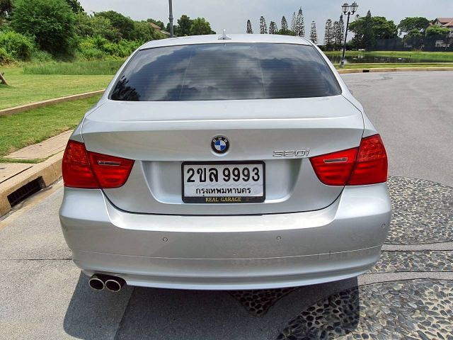 BMW Series 3 2010 320i Sedan เบนซิน ไม่ติดแก๊ส เกียร์อัตโนมัติ บรอนซ์เงิน รูปที่ 4