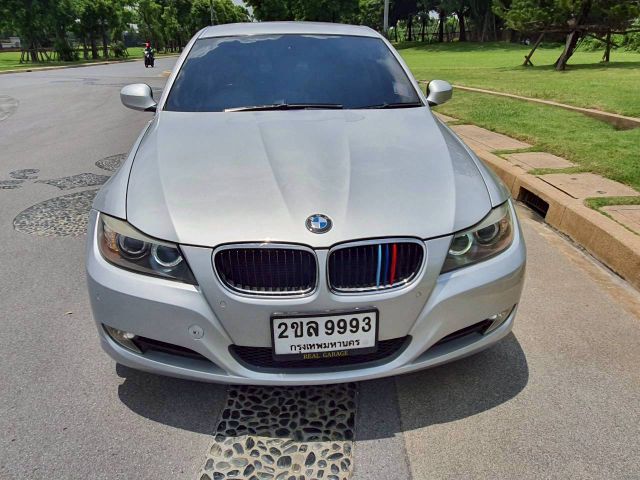 BMW Series 3 2010 320i Sedan เบนซิน ไม่ติดแก๊ส เกียร์อัตโนมัติ บรอนซ์เงิน รูปที่ 2