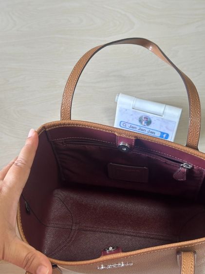 Coach ขนาด 12 นิ้ว มือ 2 สภาพสวย ใช้น้อยมากค่ะ - ขายราคา 2,900 บาท - รูปที่ 2