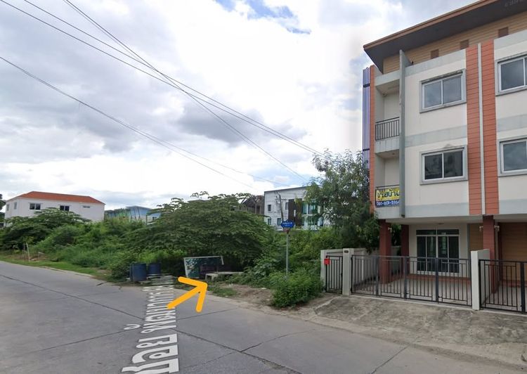 ขายที่ดินซอยพัฒนาการ 69 เนื้อที่ 50 ตร.วา ระยะห่าง 725 เมตรจากถนนหลัก ราคาขาย 3 ล้านบาท