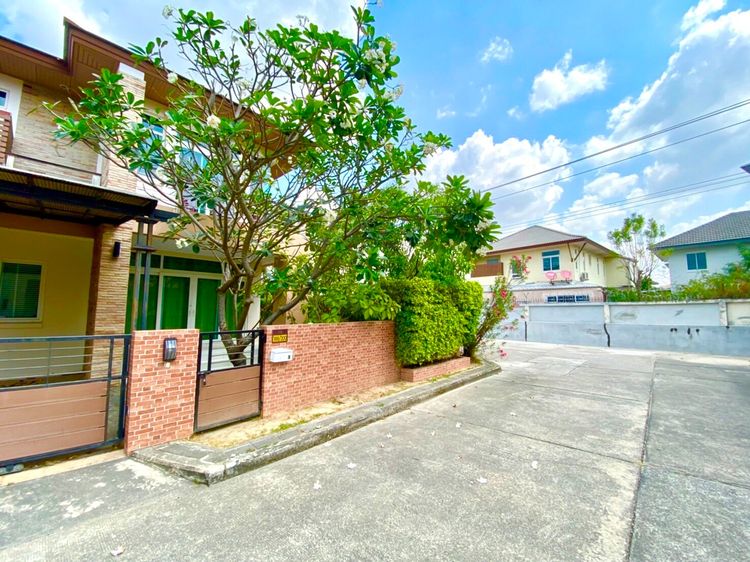 อื่นๆ ตกแต่งครบ บ้านเดี่ยว 2 ชั้น หลังมุม หมู่บ้านเดอะ บูเลอวาร์ด ศรีราชา พร้อมผู้เช่า เดือนละ 40,000บาท 4 นอน 3น้ำ 5.7ล้านบาท รูปที่ 2