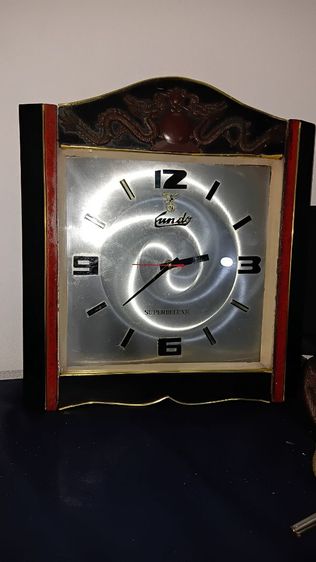 นาฬิการุ่นเก่า โครงไม้สัก เดินปกติ ตาม ภาพ