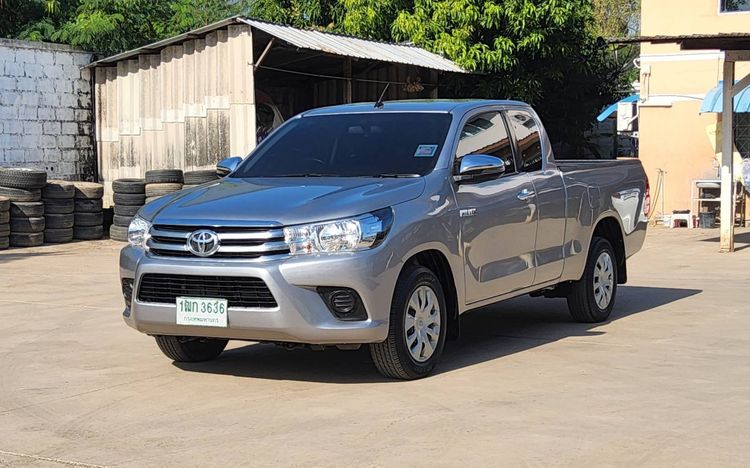 รถ Toyota Hilux Revo 2.4 J Plus สี บรอนซ์เงิน